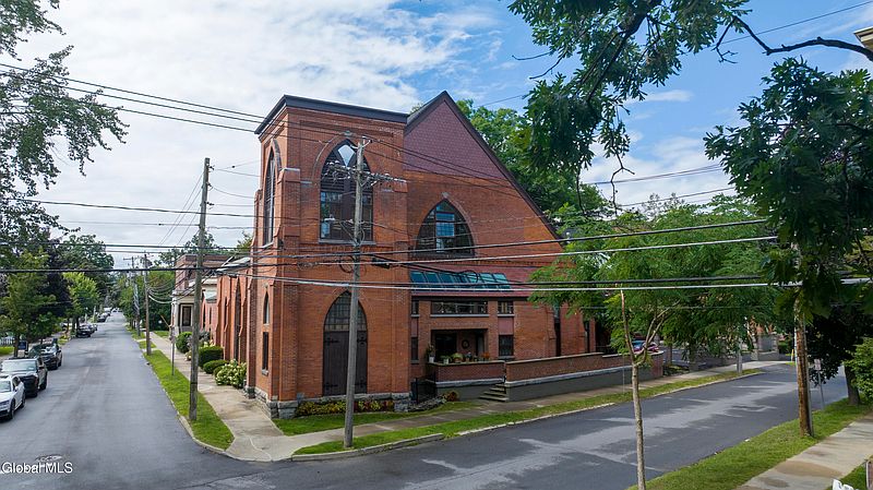 4th image of 106 Spring Street #9