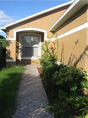 2nd image of 8809 Valencia Oaks Ct