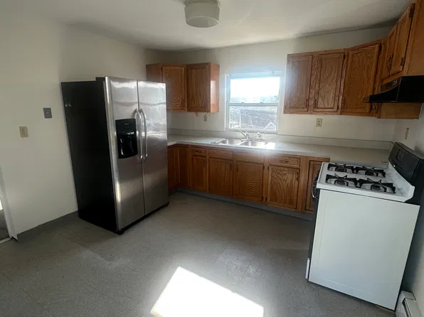 226 Maple St #1W, Naugatuck, CT 06770