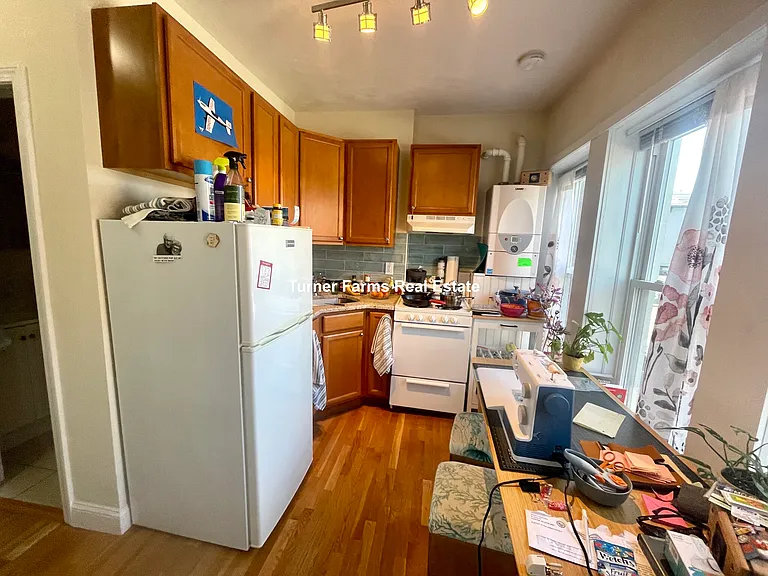 1054-1056 Cambridge St #2F — Photo 4
