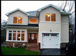 33 Amato Ln, Clifton, NJ 07013