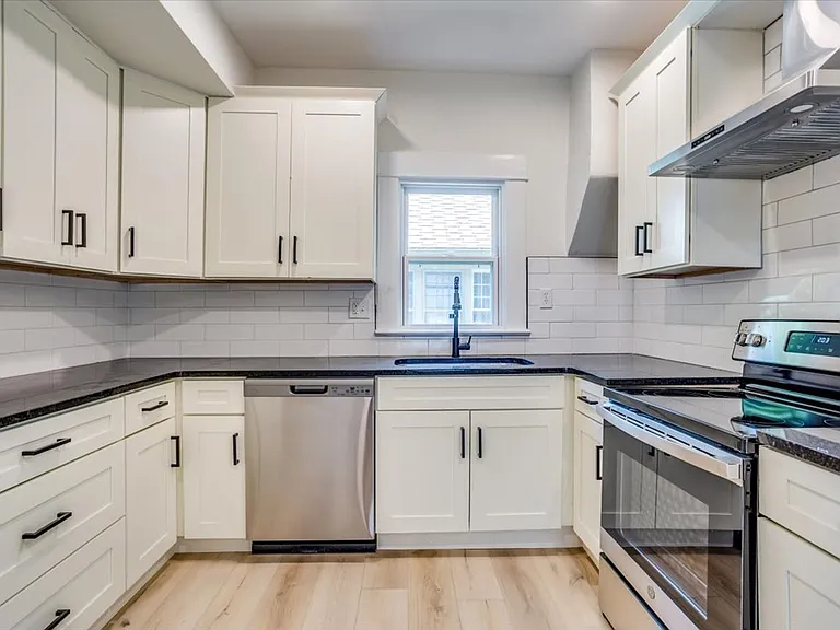 1227 N Lewellen Ave — Photo 19