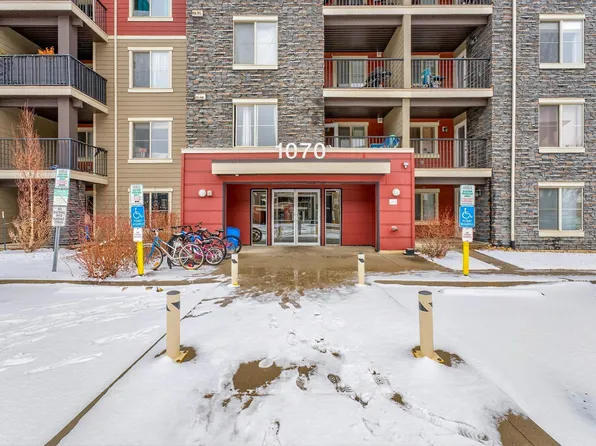 1070 McConachie Blvd NW #301, Edmonton, AB T5Y 0X1