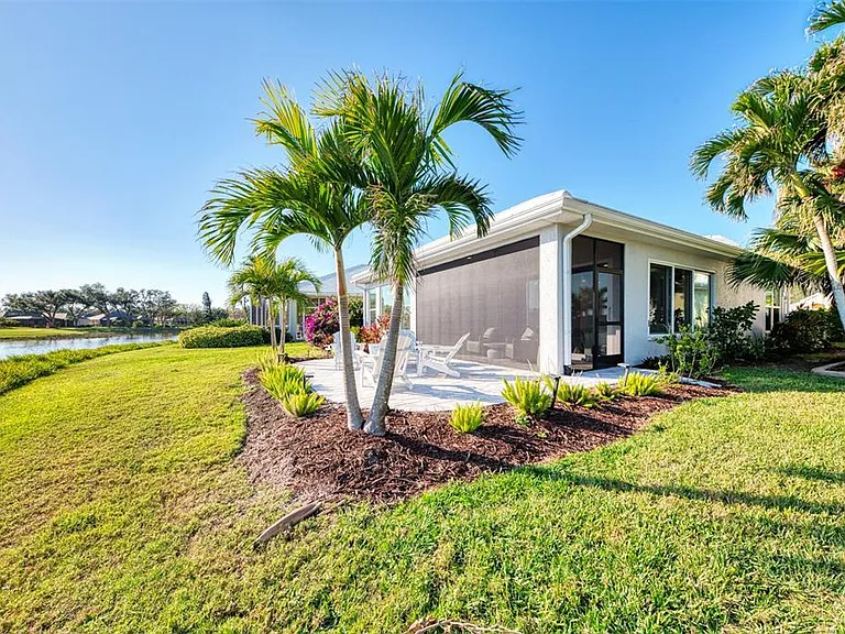 561 Fallbrook Dr — Photo 44
