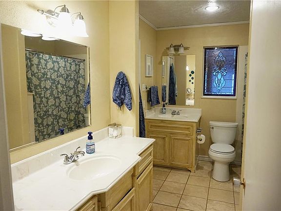 5th image of 1612 W Shields Dr