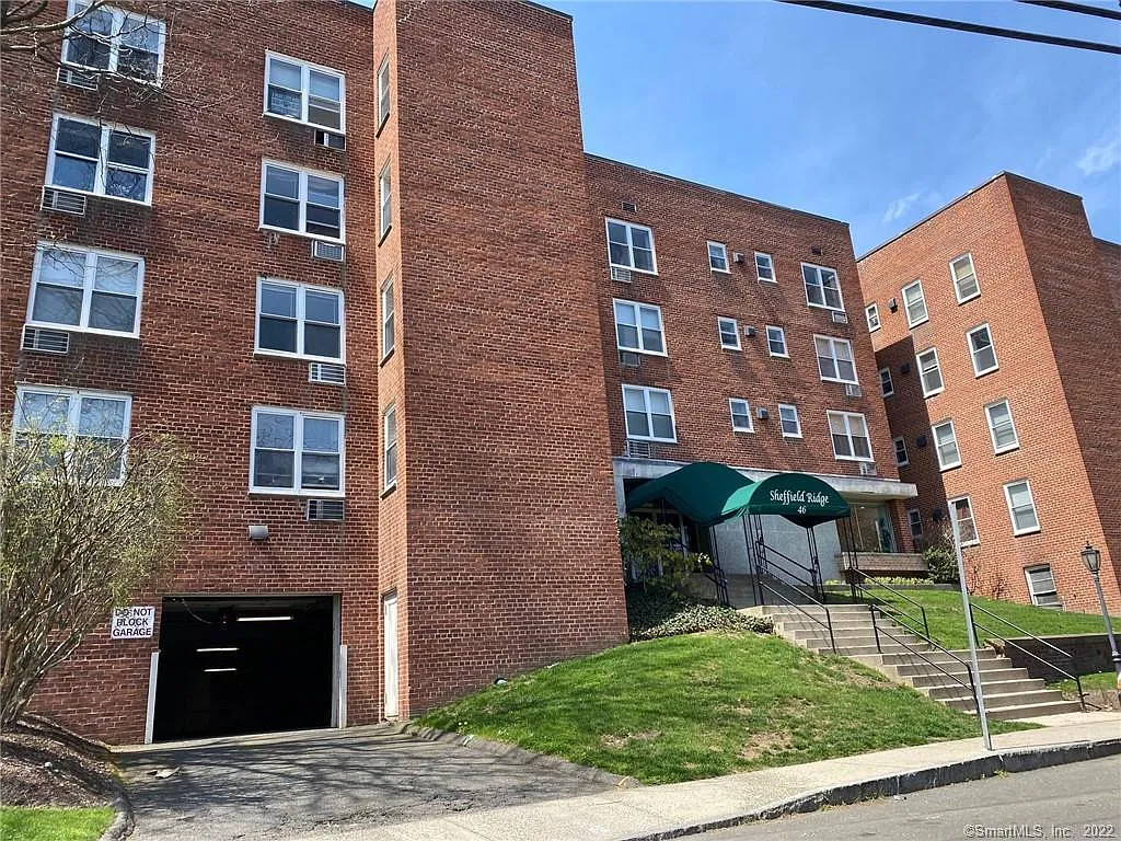 2 bed, 1.0 bath, 899 sqft, $2,300 — Photo 1