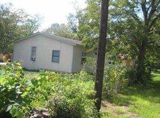 200 Yeager St, Smithville, TX 78957