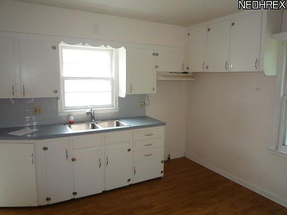 4th image of 107 Hayes Ave