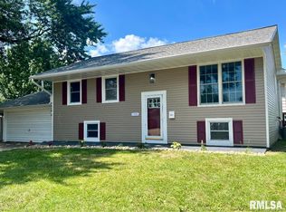 1304 12th Ave N, Clinton, IA 52732