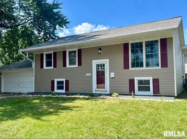 1304 12th Ave N, Clinton, IA 52732