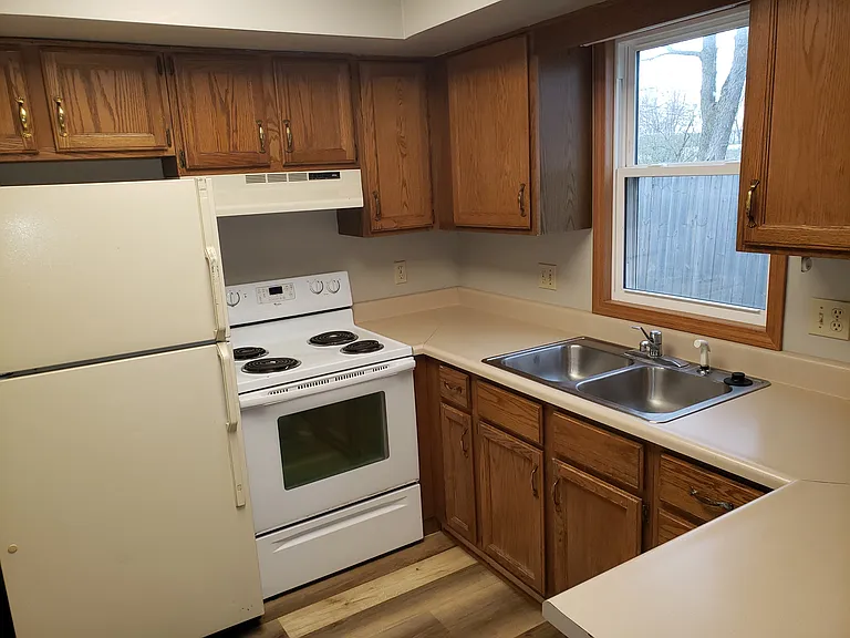 13616 Henry St #1 — Photo 13