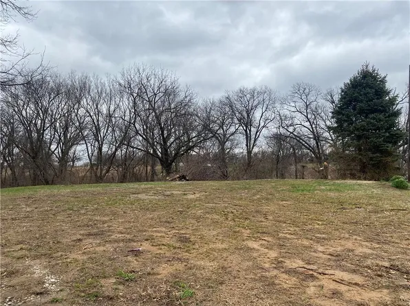 10500 NW Old Tiffany Springs Rd, Kansas City, MO 64153