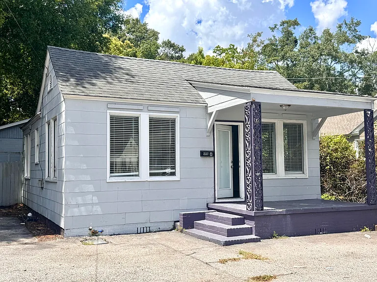 2132 Dorchester Rd — Photo 1