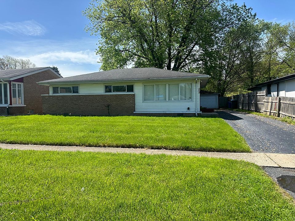 1st image of 2813 Oxford Dr N