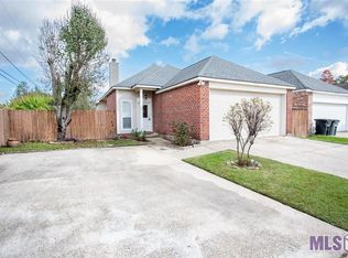 9393 Pecan Tree Dr, Baton Rouge, LA 70810