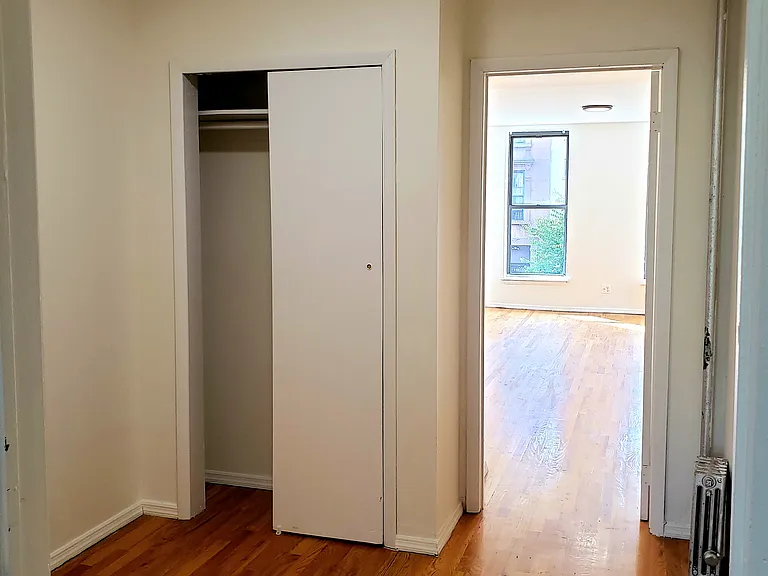 139 Jefferson Ave #4R — Photo 5