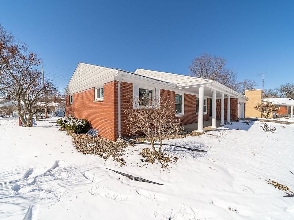 2nd image of 2147 Riverside Dr