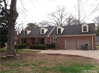 8529 Fairview Rd, Charlotte, NC 28211