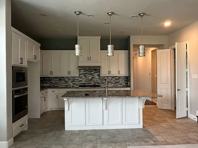 8533 Pine Valley Dr — Photo 19