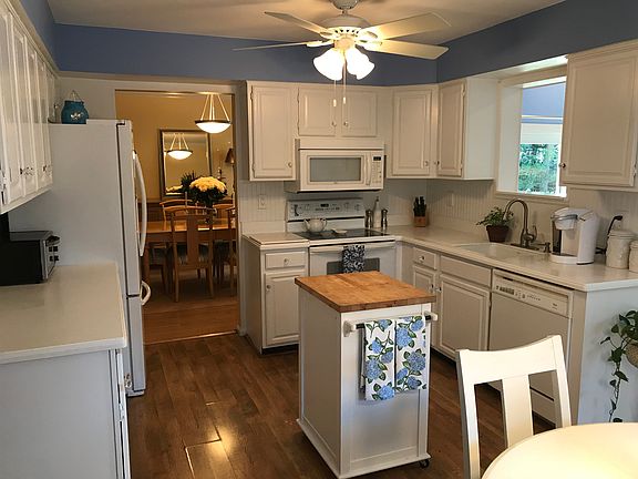 2nd image of 255 Baskerville Ct