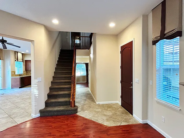 2124 Carrara St — Photo 3
