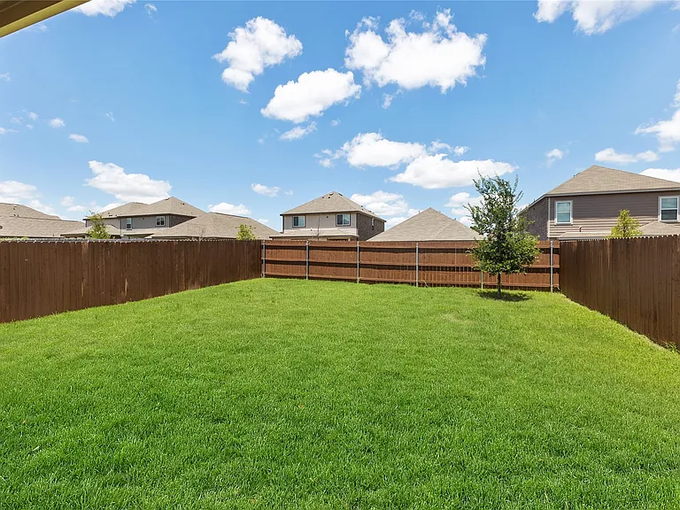 3614 Judges Dr — Photo 15