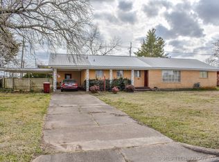 1414 E Kirk St, Hugo, OK 74743
