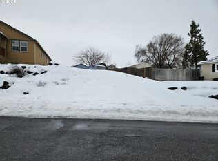1316 E 11th St, The Dalles, OR