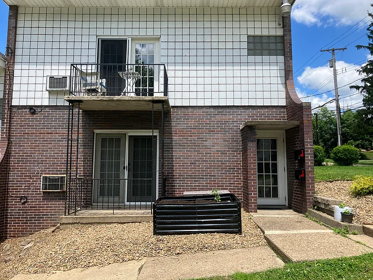 2635 Center St — Photo 11
