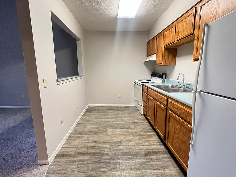 2550 N Limestone St — Photo 27