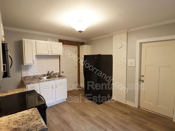 4th image of 1006 Runnion Ave #201