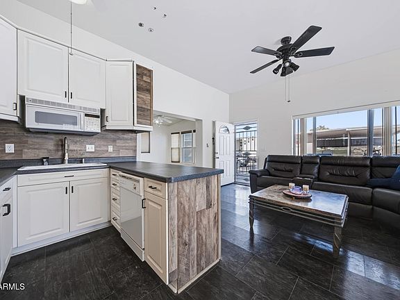 3rd image of 17200 W BELL Road #1103