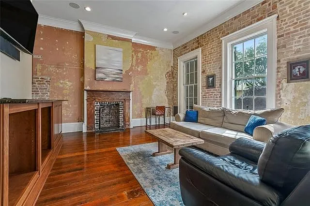 1 bed, 700 sqft, $1,600 — Photo 4