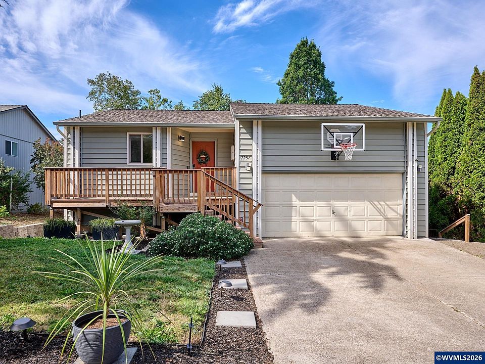 1st image of 2257 Hemlock Ct NW