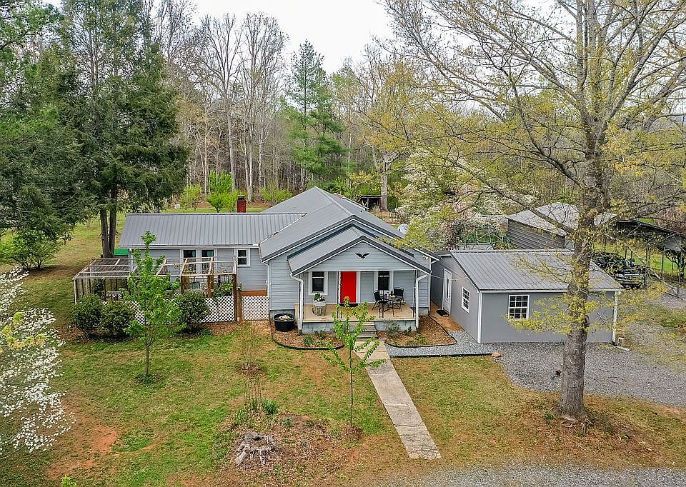1st image of 829 Oak Springs Rd