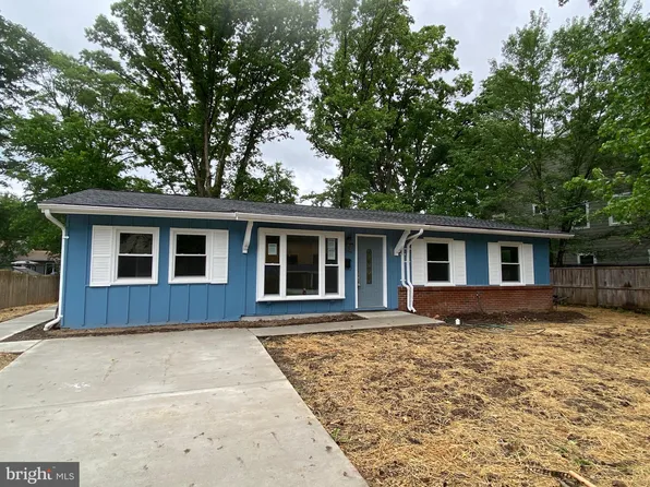 4206 Fairglen Dr, Alexandria, VA 22309