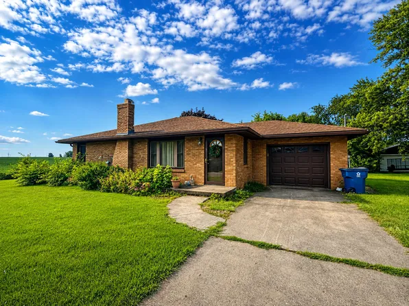 1721 E 1st St, Streator, IL 61364
