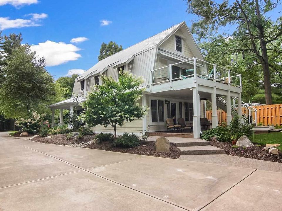 2366 Lake Dr, Traverse City, MI 49685 Zillow