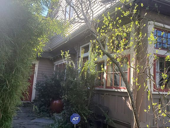 Back entry from the garage