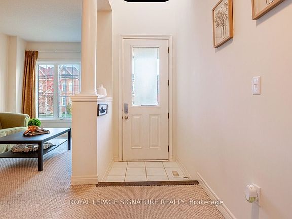 4th image of 9 White Ash Rd Room B