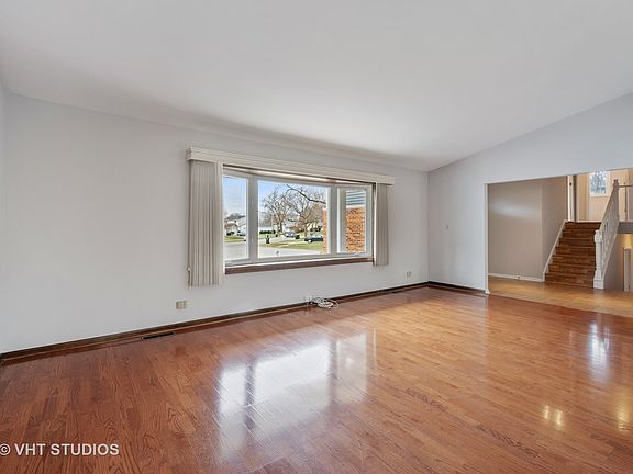 3rd image of 4105 Victoria Dr