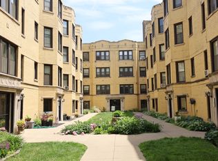 3821 N Greenview Ave UNIT E4, Chicago, IL 60613