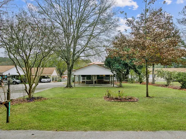 1112 Gin Pond Dr, Summerton, SC 29148