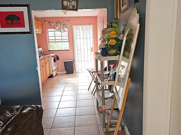 3rd image of 2510 NW 6 Street