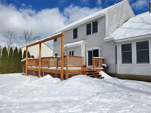 3rd image of 3243 Greenleafe Dr