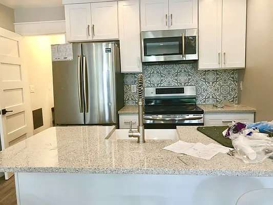 Rented by Halvatzis Realty | media 63