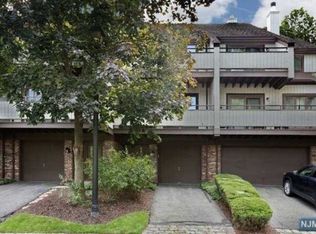 37 Elizabeth Ter #37, Leonia, NJ 07605