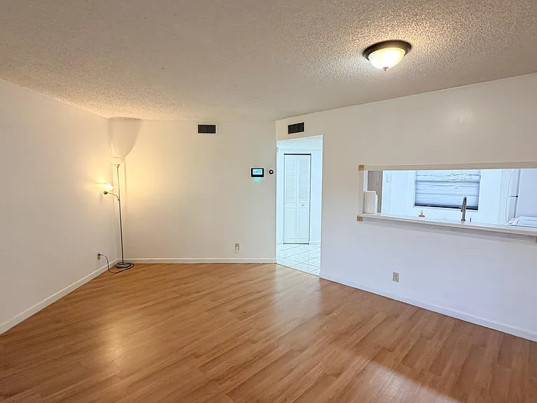 6475 W Oakland Park Blvd — Photo 14