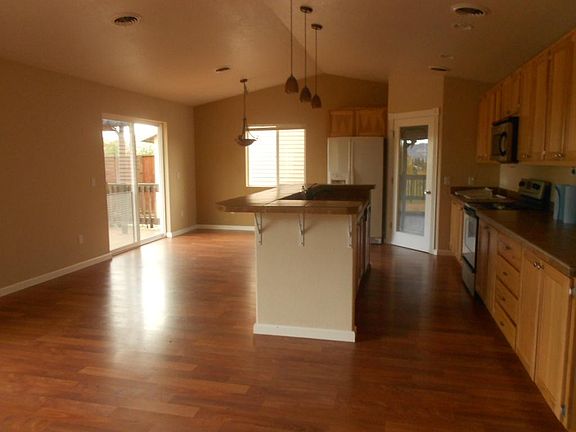 5th image of 9468 Buffalo Ct