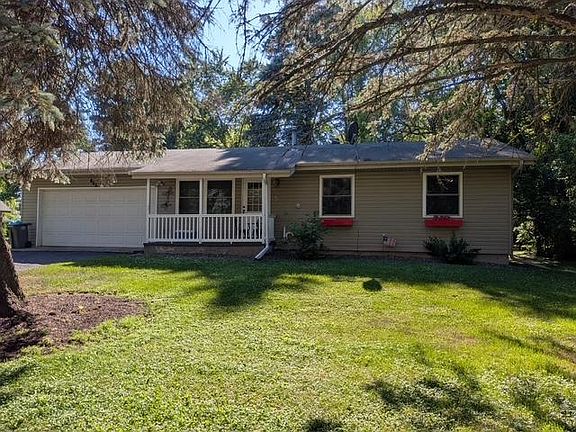 2nd image of 655 Cedar Ave